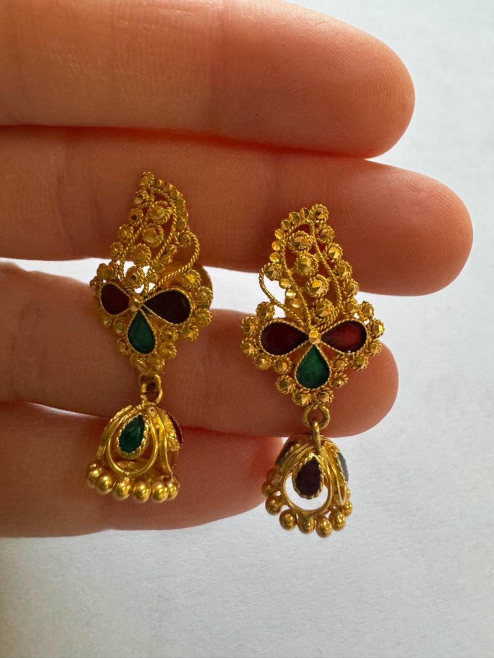Handcrafted 22kt gold earrings - Picture 2 of 8